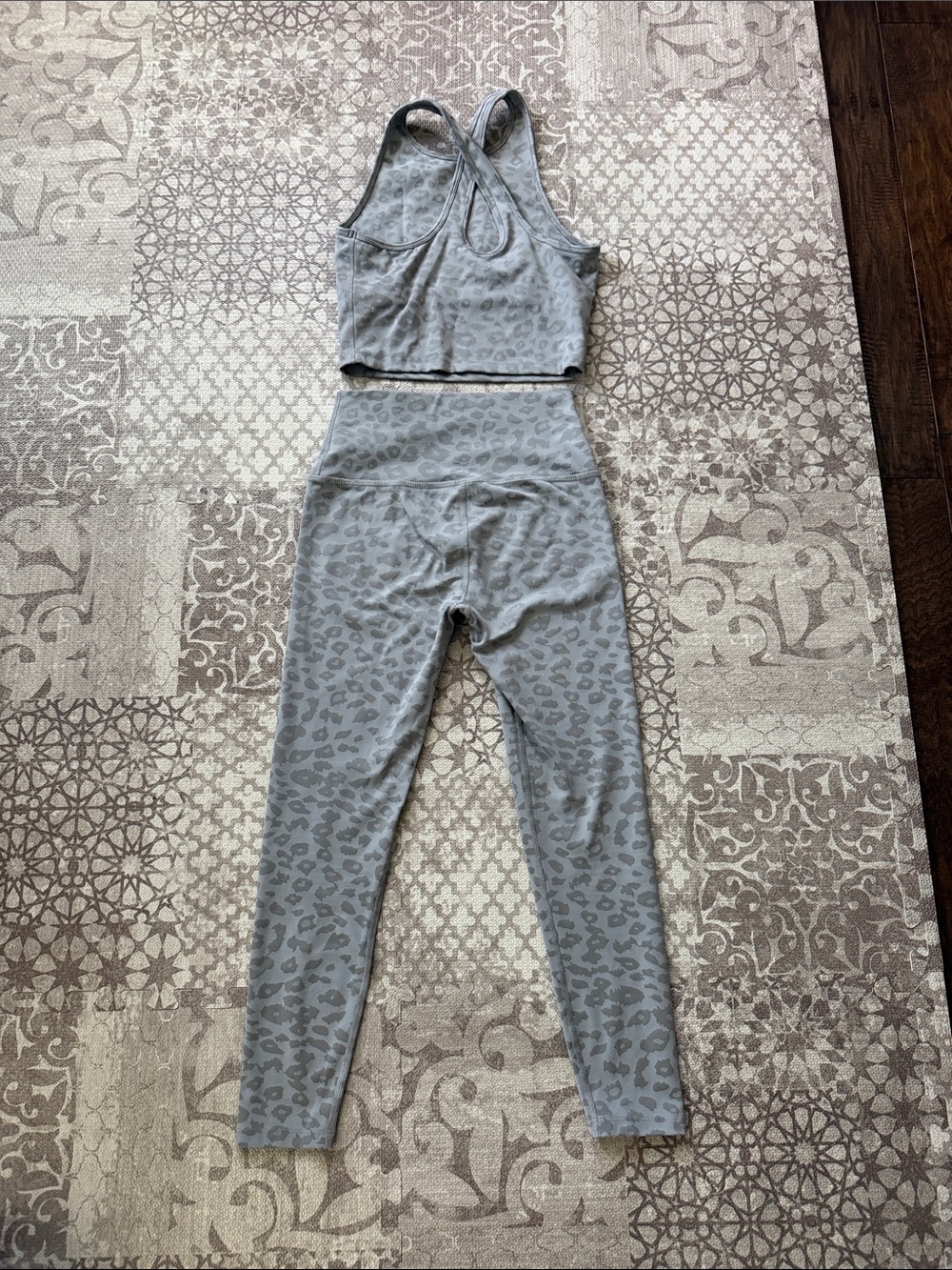 Beyond Yoga Leopard Studio Cropped Yoga Tank Top and High Waisted Legging Set - Picture 6 of 12